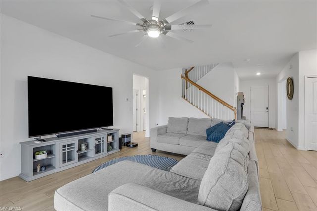 2257 Avocado LN, Naples, FL 34120