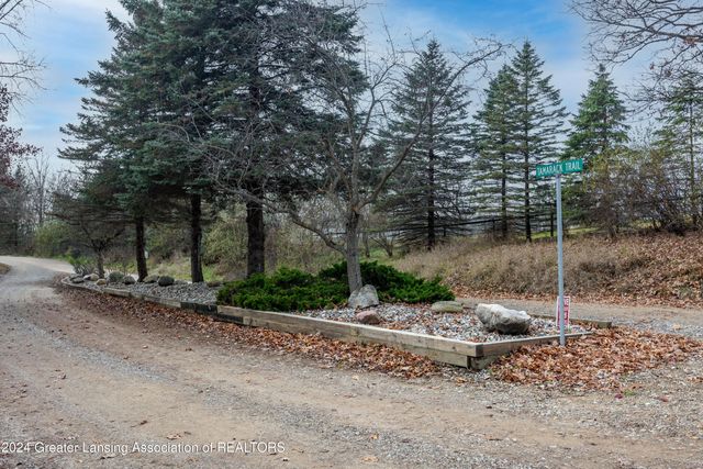 11550 Tamarack Trail, Bath, MI 48808