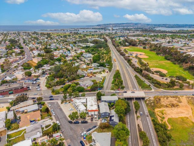 2251 Famosa Blvd B, San Diego, CA 92107