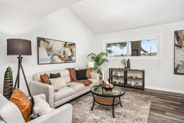 2251 Famosa Blvd B, San Diego, CA 92107