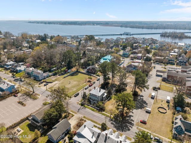 323 E 2nd Street, Washington, NC 27889