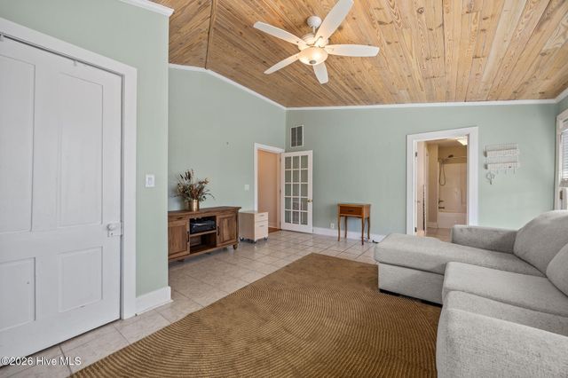 323 E 2nd Street, Washington, NC 27889