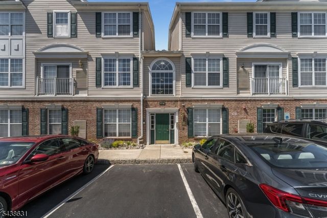 141 Limerick Ln, Lopatcong Twp., NJ 08865