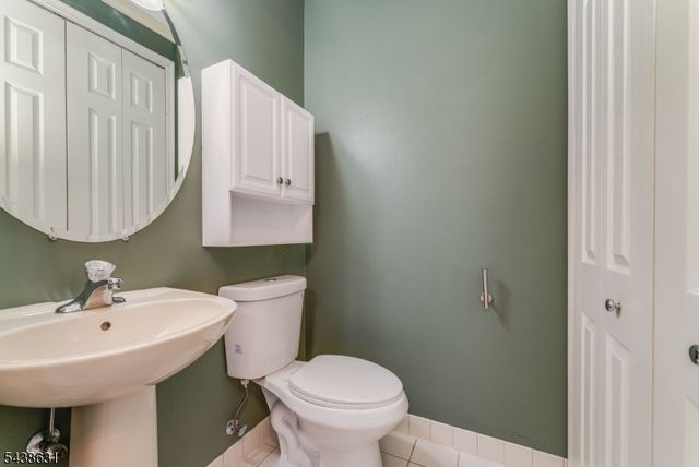 141 Limerick Ln, Lopatcong Twp., NJ 08865