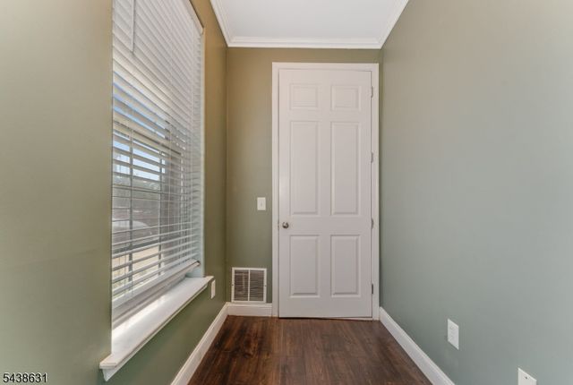141 Limerick Ln, Lopatcong Twp., NJ 08865