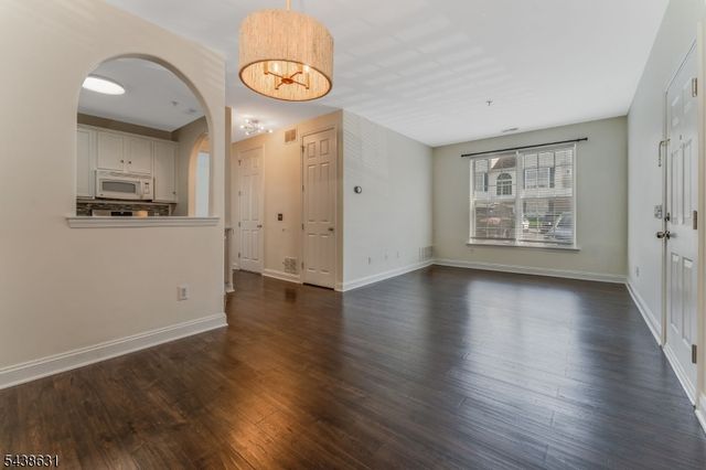 141 Limerick Ln, Lopatcong Twp., NJ 08865