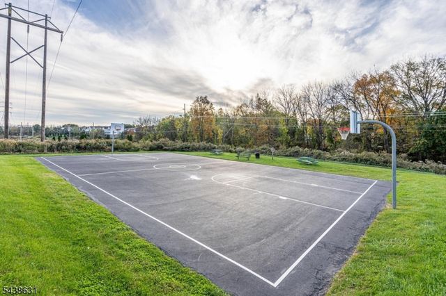 141 Limerick Ln, Lopatcong Twp., NJ 08865