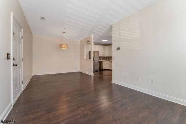 141 Limerick Ln, Lopatcong Twp., NJ 08865