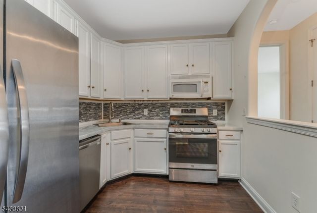 141 Limerick Ln, Lopatcong Twp., NJ 08865