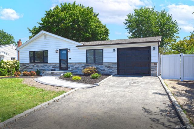 15 Parkview Drive, Commack, NY 11725