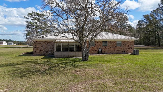 343 Campbell Road, Defuniak Springs, FL 32433