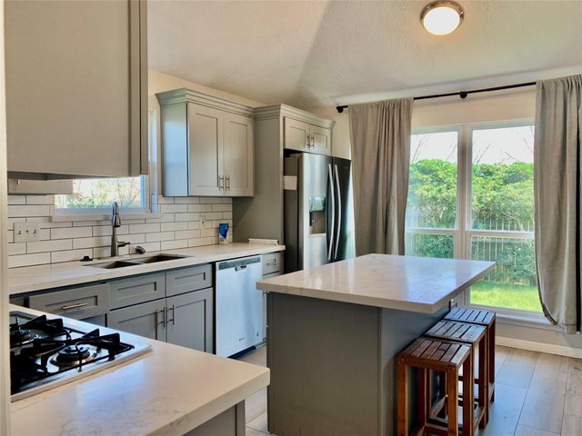 2903 Bentley Court, Pearland, TX 77584