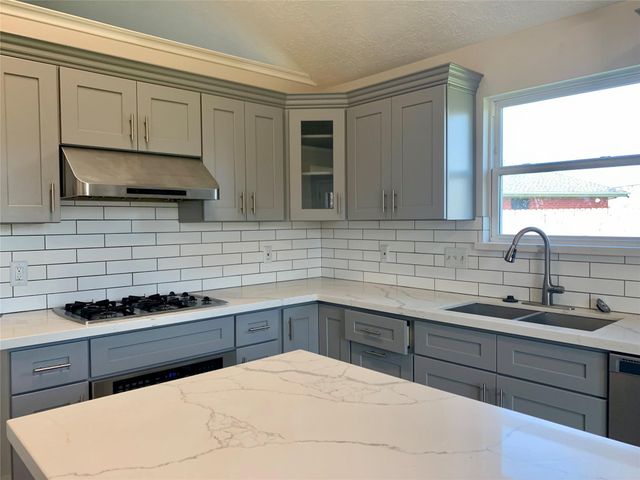 2903 Bentley Court, Pearland, TX 77584