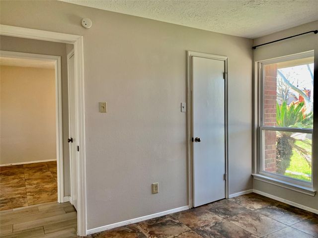 2903 Bentley Court, Pearland, TX 77584