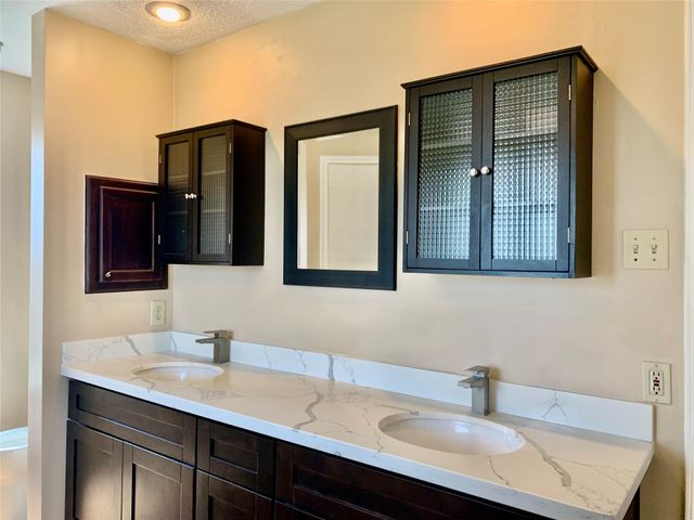 2903 Bentley Court, Pearland, TX 77584