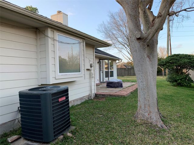 2903 Bentley Court, Pearland, TX 77584