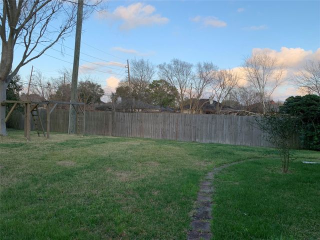 2903 Bentley Court, Pearland, TX 77584