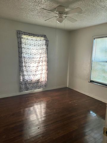 18 W 37th Street, San Angelo, TX 76903