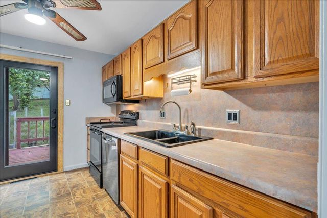 428 Missimer LN, Vinton, VA 24179