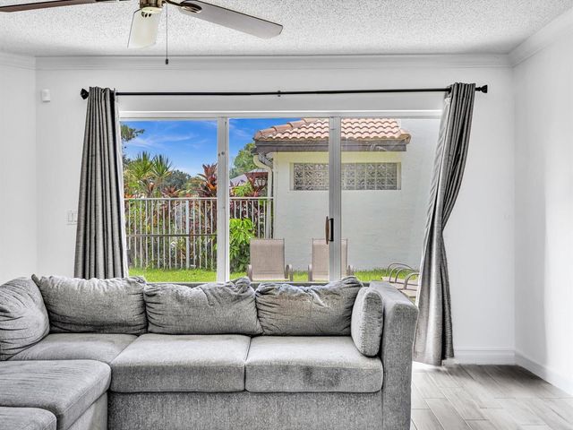 7145 CRESCENT CREEK Place, Coconut Creek, FL 33073