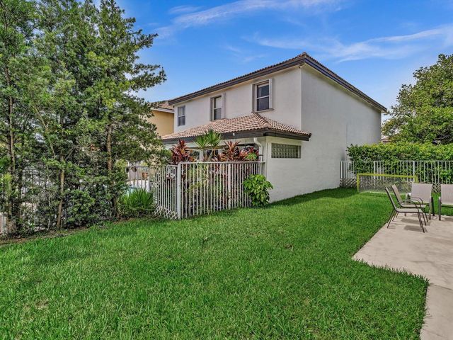 7145 CRESCENT CREEK Place, Coconut Creek, FL 33073