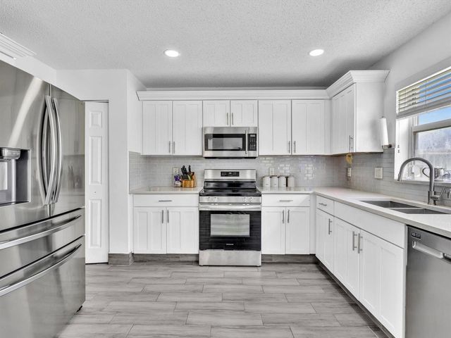 7145 CRESCENT CREEK Place, Coconut Creek, FL 33073
