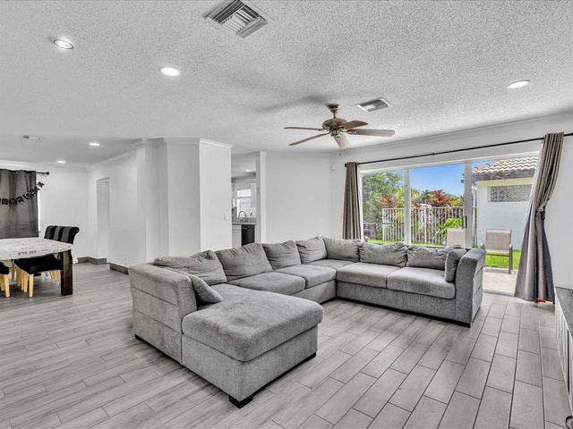 7145 CRESCENT CREEK Place, Coconut Creek, FL 33073