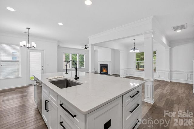 3702 Park South Station Boulevard, Charlotte, NC 28210
