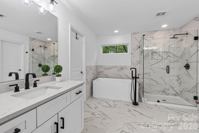 3702 Park South Station Boulevard, Charlotte, NC 28210
