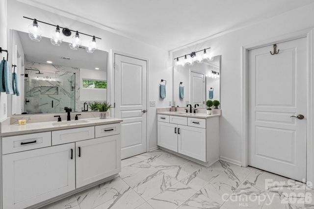 3702 Park South Station Boulevard, Charlotte, NC 28210
