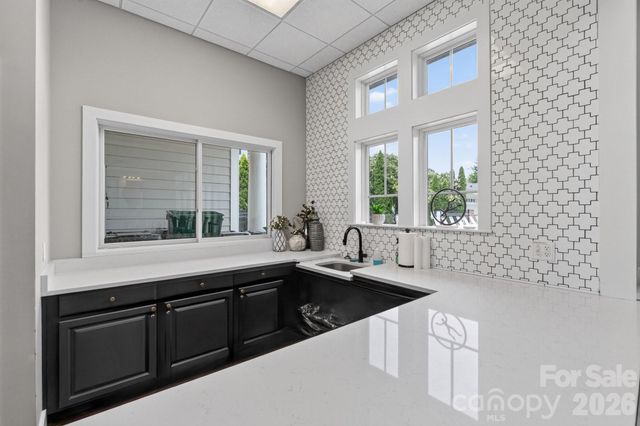 3702 Park South Station Boulevard, Charlotte, NC 28210