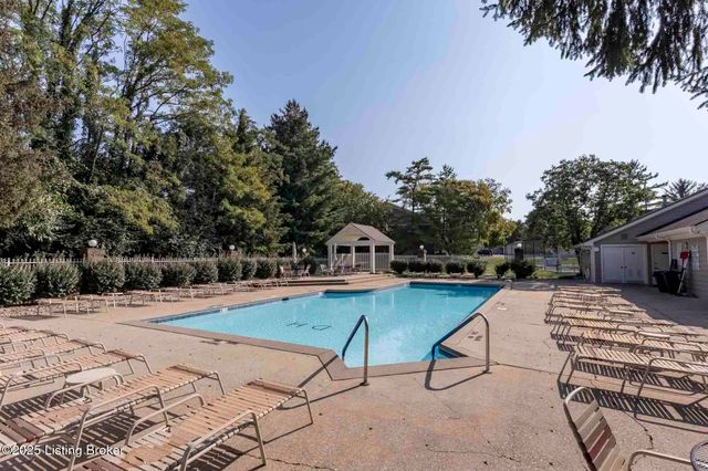 410 Ethridge Ave UNIT 207, Louisville, KY 40223