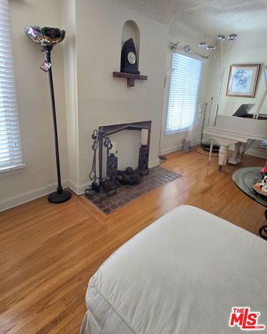 4626 Brynhurst Avenue, Los Angeles, CA 90043