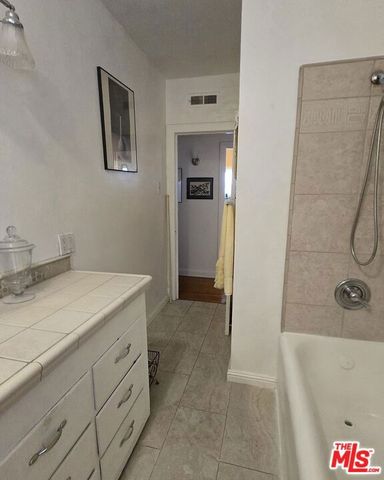 4626 Brynhurst Avenue, Los Angeles, CA 90043