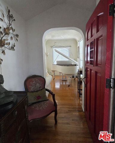 4626 Brynhurst Avenue, Los Angeles, CA 90043