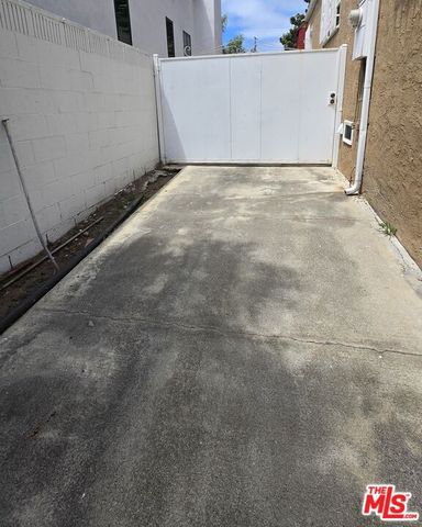 4626 Brynhurst Avenue, Los Angeles, CA 90043
