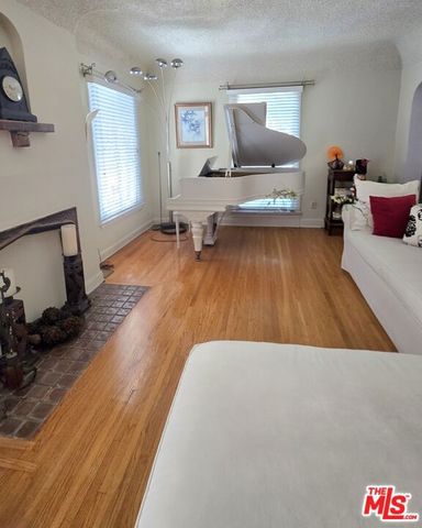 4626 Brynhurst Avenue, Los Angeles, CA 90043