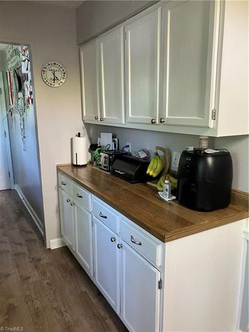 1694 Woodbury Lane, Mount Airy, NC 27030