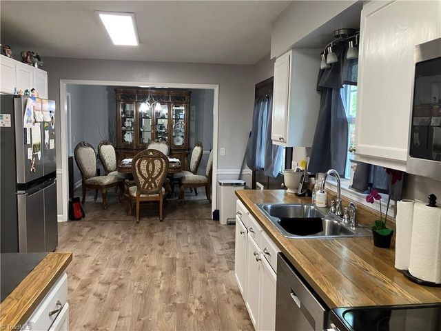 1694 Woodbury Lane, Mount Airy, NC 27030