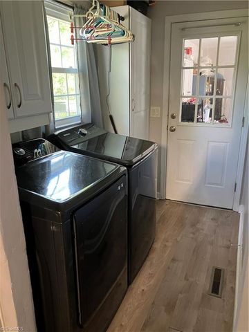 1694 Woodbury Lane, Mount Airy, NC 27030
