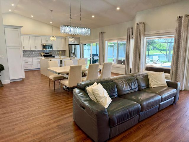 20725 Waters Edge Court, Boca Raton, FL 33498
