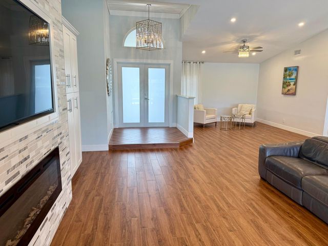 20725 Waters Edge Court, Boca Raton, FL 33498