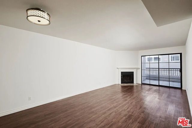 909 N Croft Avenue 204, Los Angeles, CA 90069