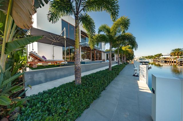 2631 NE 48th Court, Lighthouse Point, FL 33064