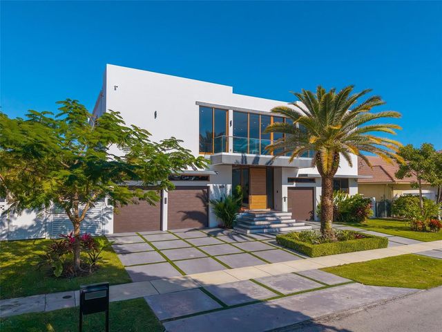 2631 NE 48th Court, Lighthouse Point, FL 33064