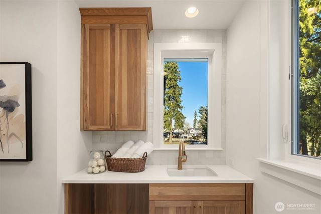 12929 NE 112th Street, Kirkland, WA 98033