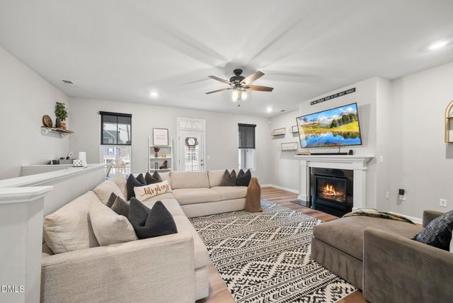 1322 Barn Cat Way, Apex, NC 27502