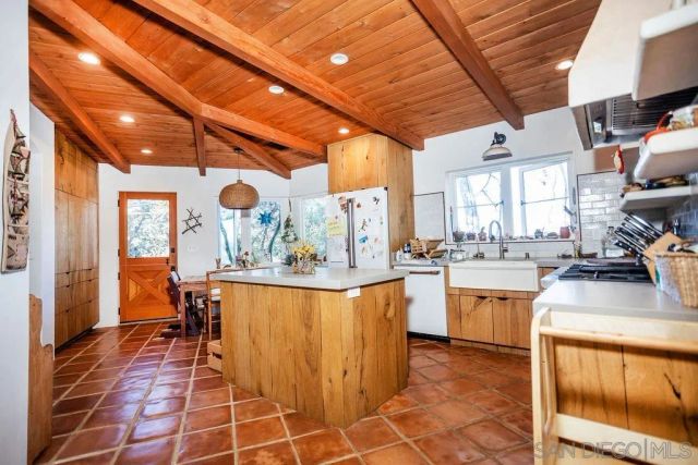 255 Hillside Place, El Cajon, CA 92021