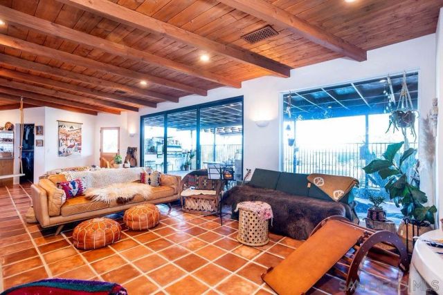 255 Hillside Place, El Cajon, CA 92021