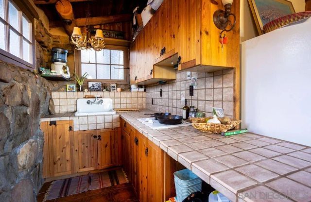 255 Hillside Place, El Cajon, CA 92021